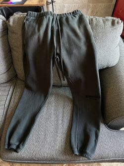 Men’s medium essential sweats and shirt