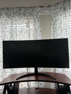 34” curved LG monitor