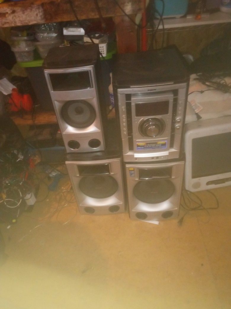 Sony 3disc CD Changer/MP3 Light Sync Sound System