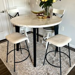 Set of 2 Cream Bouclé Counter Stools – Black Metal