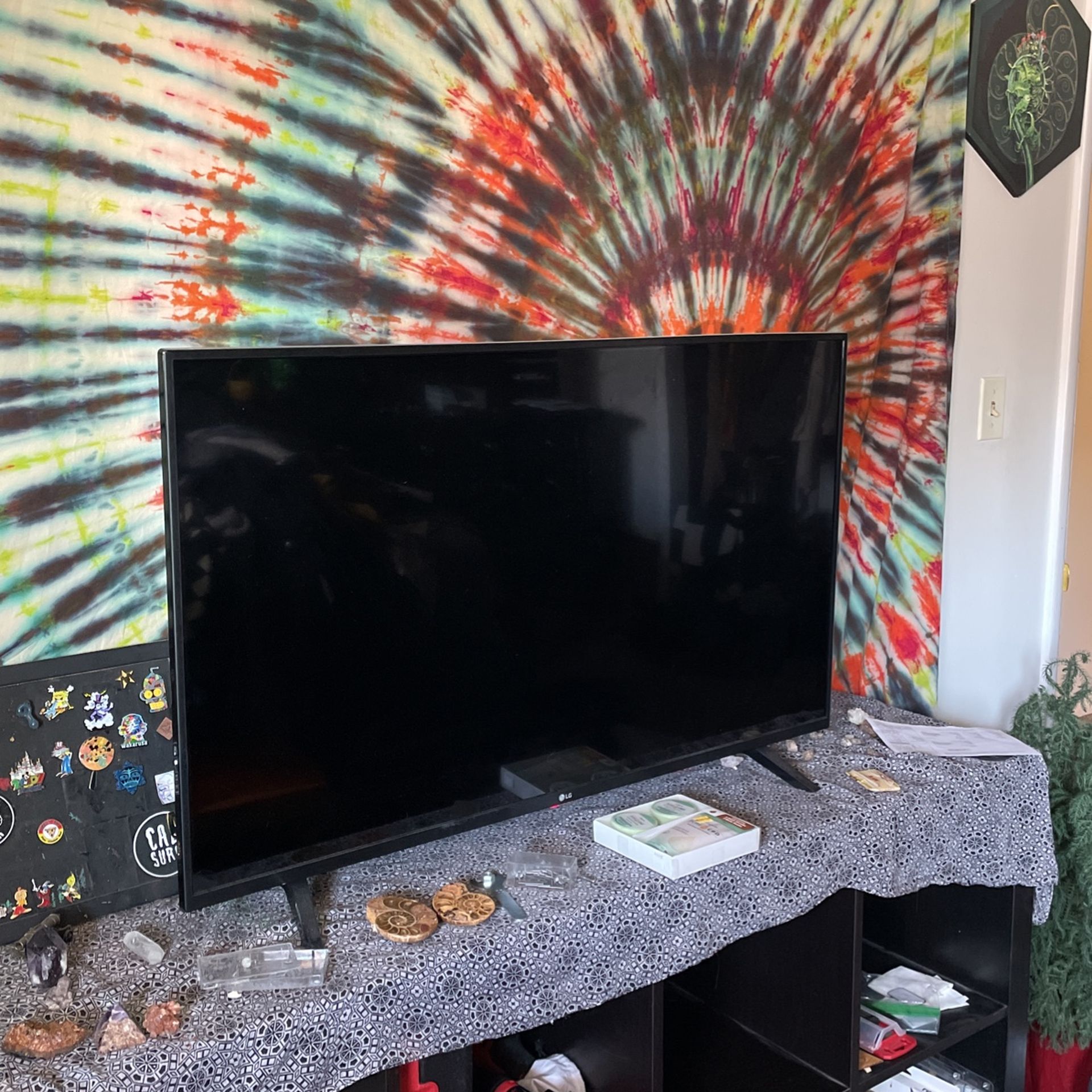 22x38inch LG Smart TV