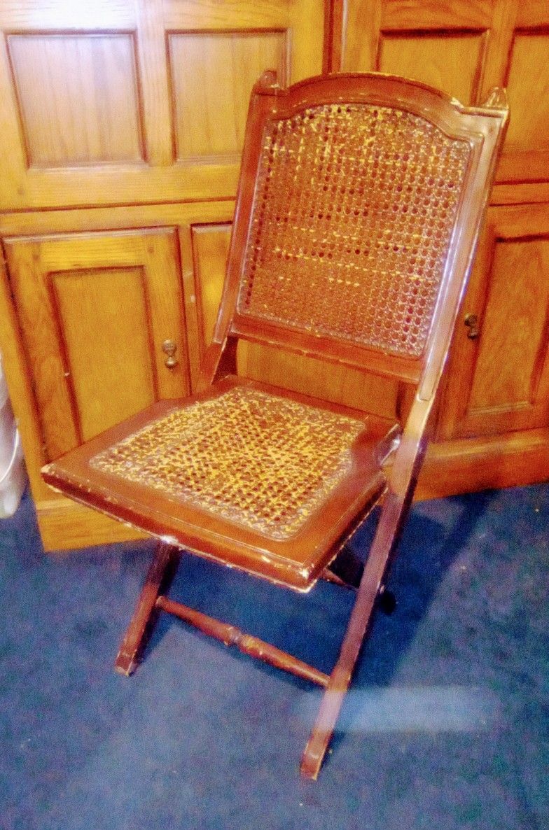 MC Wooden Folding Chair