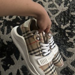 Burberry shoes