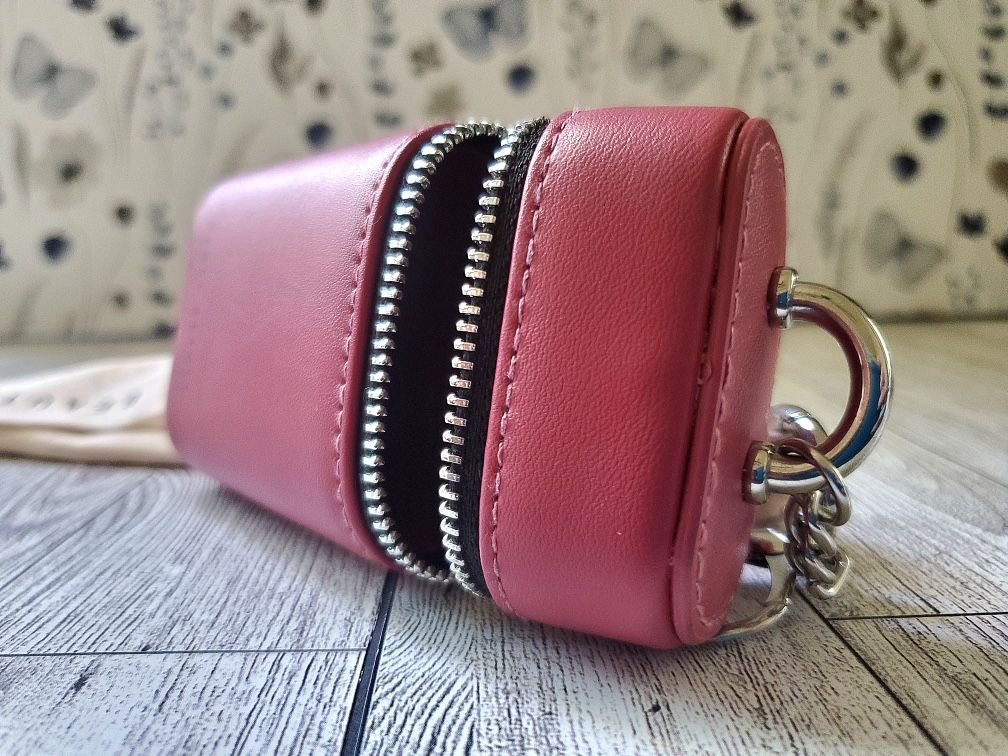 Small Leather Case Zipper And Key Chain Fenty Beauty By Rihanna