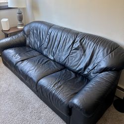 🛋️ Black Leather 3-Seater Sofa – Gently Used & Comfy!
