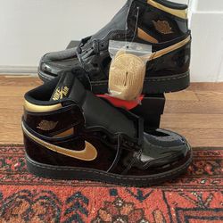 Nike Air Jordan 1 High Black Metallic Sizes 4, 7 And 8.5