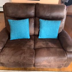 Microfiber Fabric Recliner Sofa Set Living Room Set in Brown 
Manual Recliner
