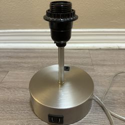 Small lamp stand with double usb and plug outlets