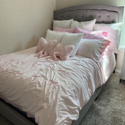 Ashley Queen Bed 