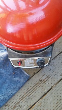 Portable gas grill