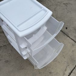 Good condition drawers 13 x 14 x 24“