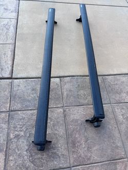 Thule Crossbars and  Rapid Gutter feet