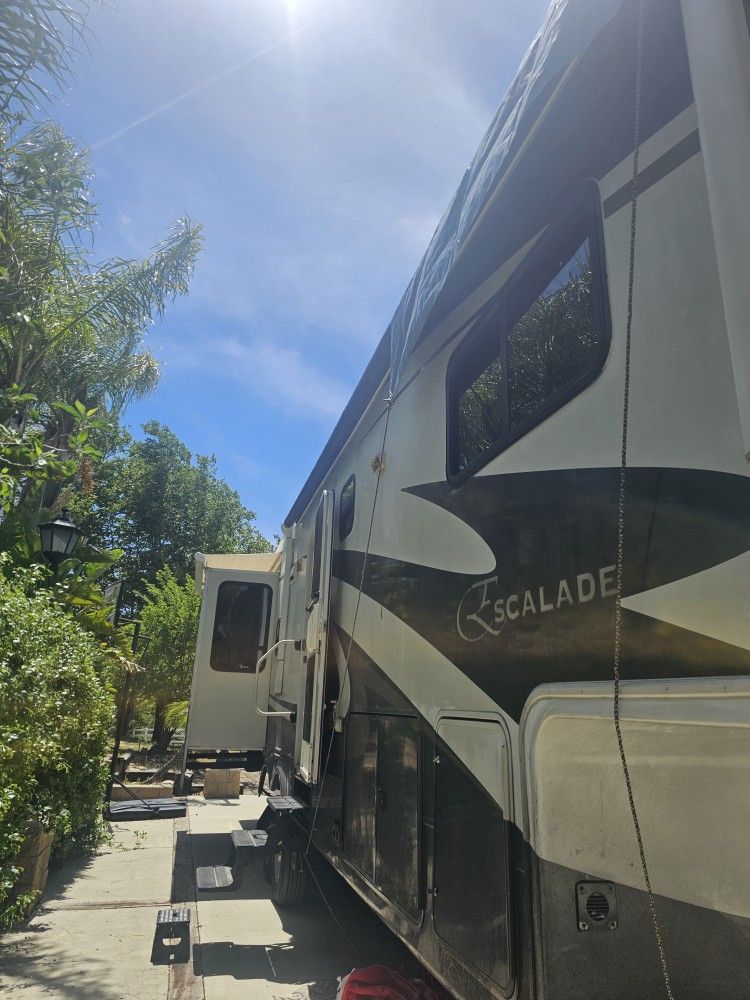 37 Foot KZ ESCALADE 2007