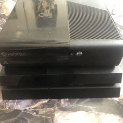 Xbox 360 And Ps4 SELLING IN A BUNDLE READ DESCRIPTION