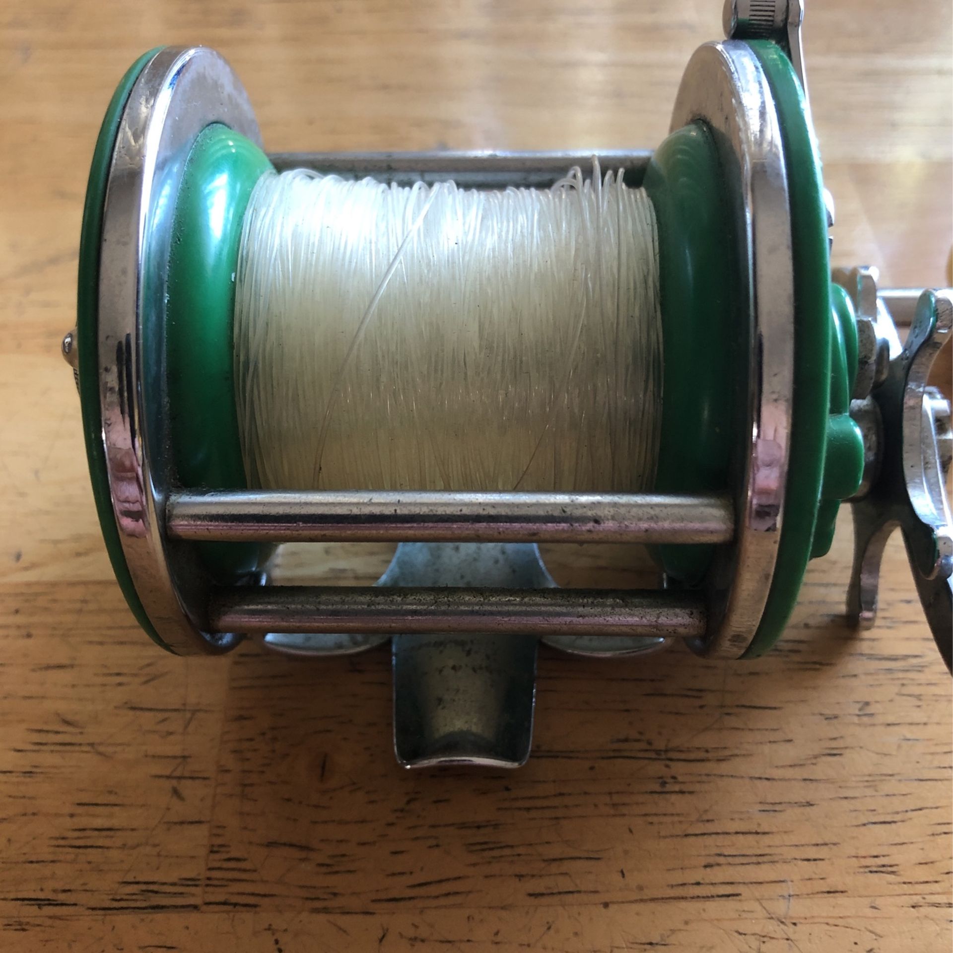Vintage Penn Monofil No 26 Conventional Fishing Reel. Rare! Green