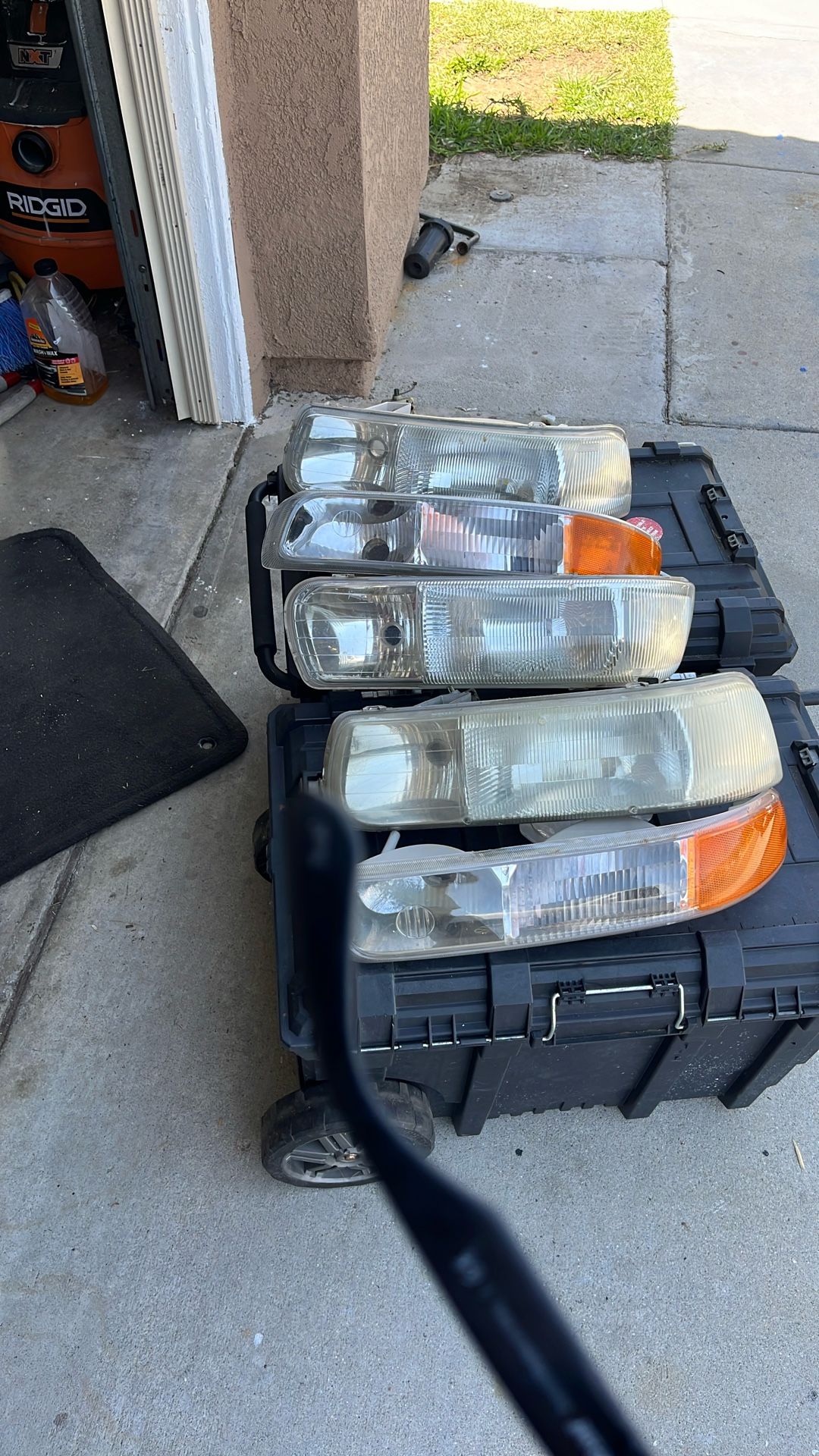 Headlight For Chevy Silverado Year 19(contact info removed)