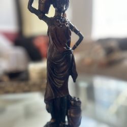 African woman statue 