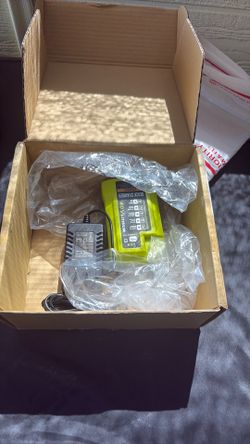 Ryobi 4 V. Lithium  iron charger