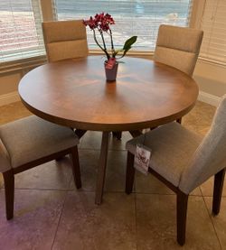 Kaelyn 5-piece Dining Set