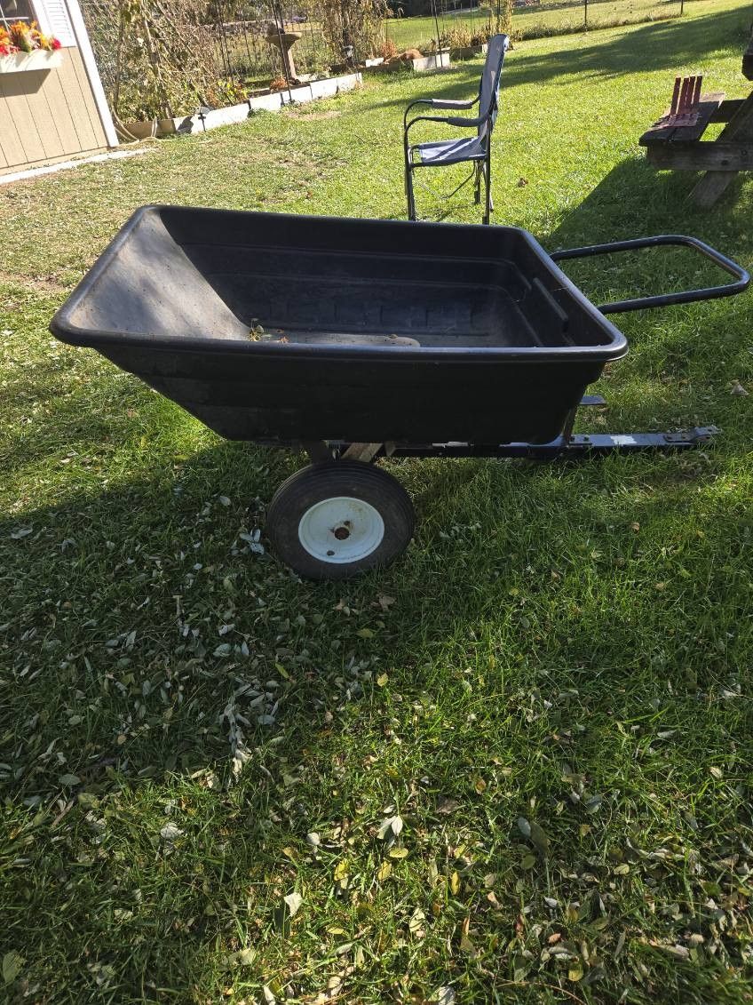 GARDEN /YARD CART - LAWN MOWER/ HAND PUSH