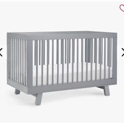 Crib & Dresser w/todler conversion Kit and Mattress 