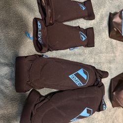 Seven iDP Knee And Elbow Guards Sz Small