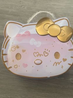 Hello Kitty makeup tin
