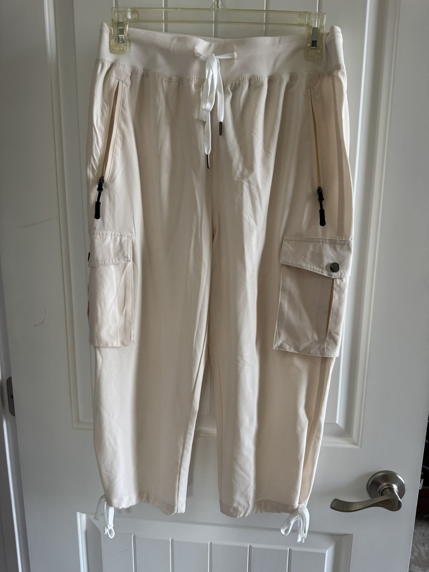New Sooth Feel Women’s Drawstring, Cargo Joggers Size S