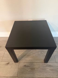 IKEA side table in very good condition  only for 8$