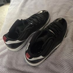 AIR JORDAN XI LOW
INFRARED 23 size 9.5