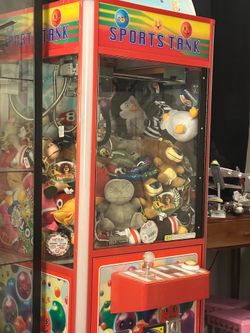 Sports tank plush claw machine