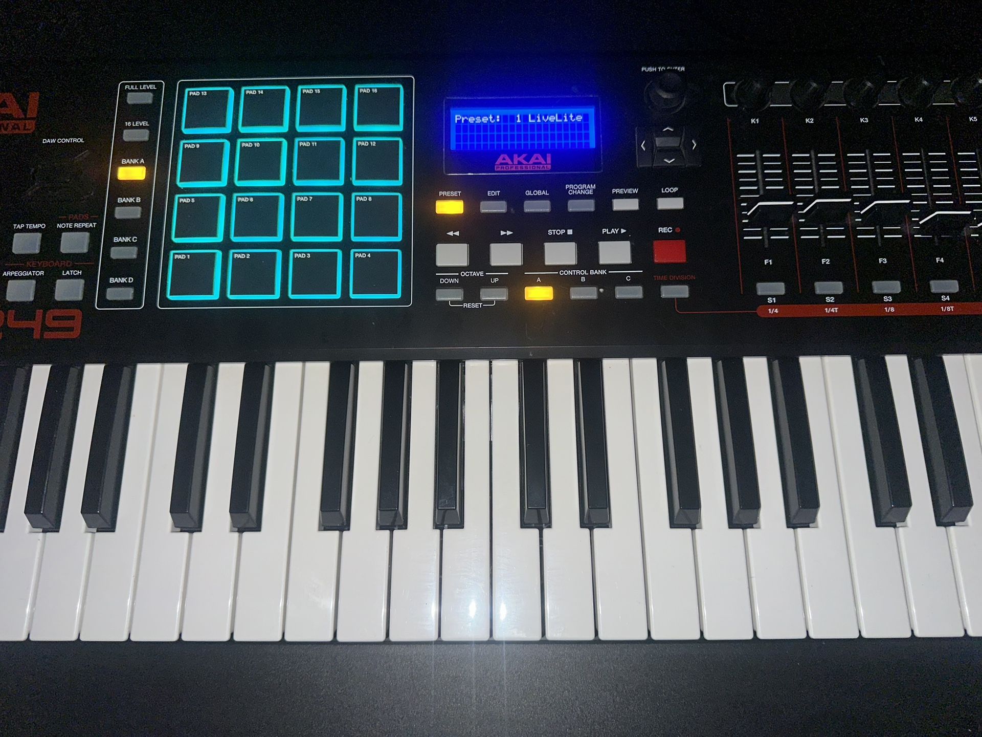 Akai Mpk249