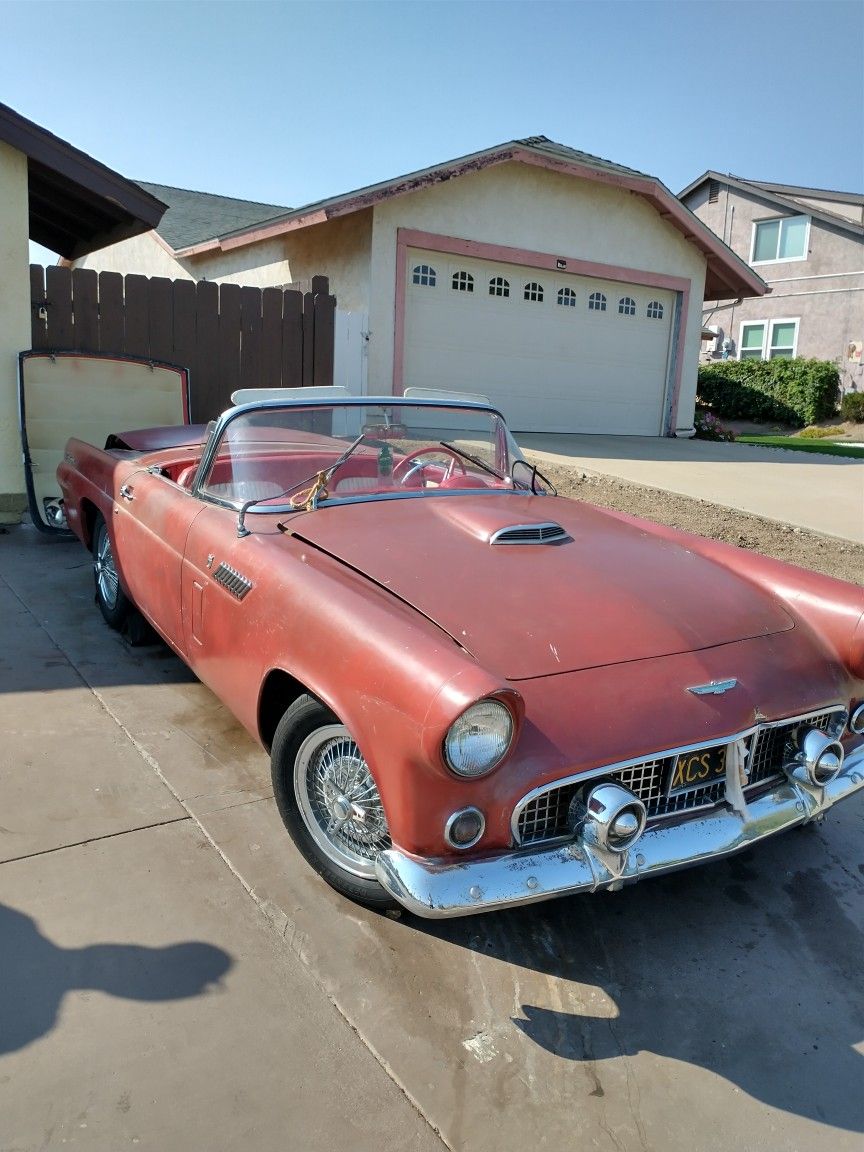 1956 Ford Thunderbird