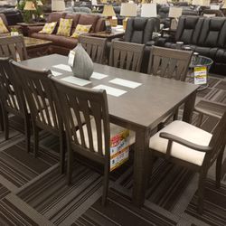 8pc Dining Room Set 