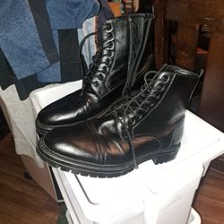 Black Boots Unisex But Size Is 10.5 Mens