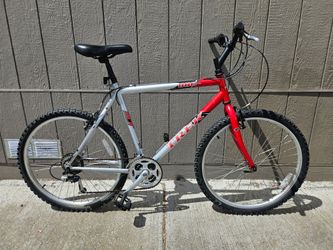 Trek 800 Sport 26" 21-Speed Hybrid Road/Mountain Bike - Velo Comfort Seat - Light 21" Frame - Tuned Up and READY TO RIDE!