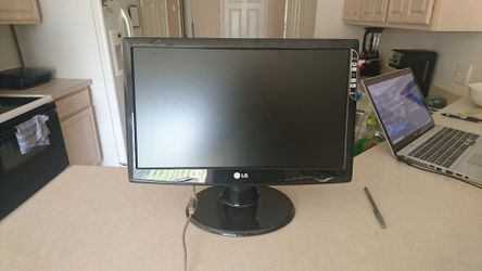 19in LG Monitor