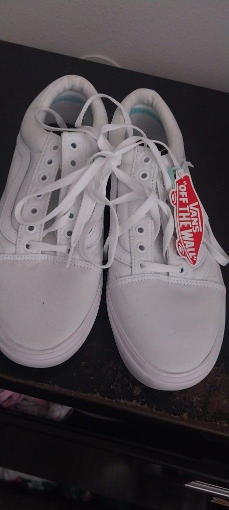 VANS NEW SIZE 11 $30