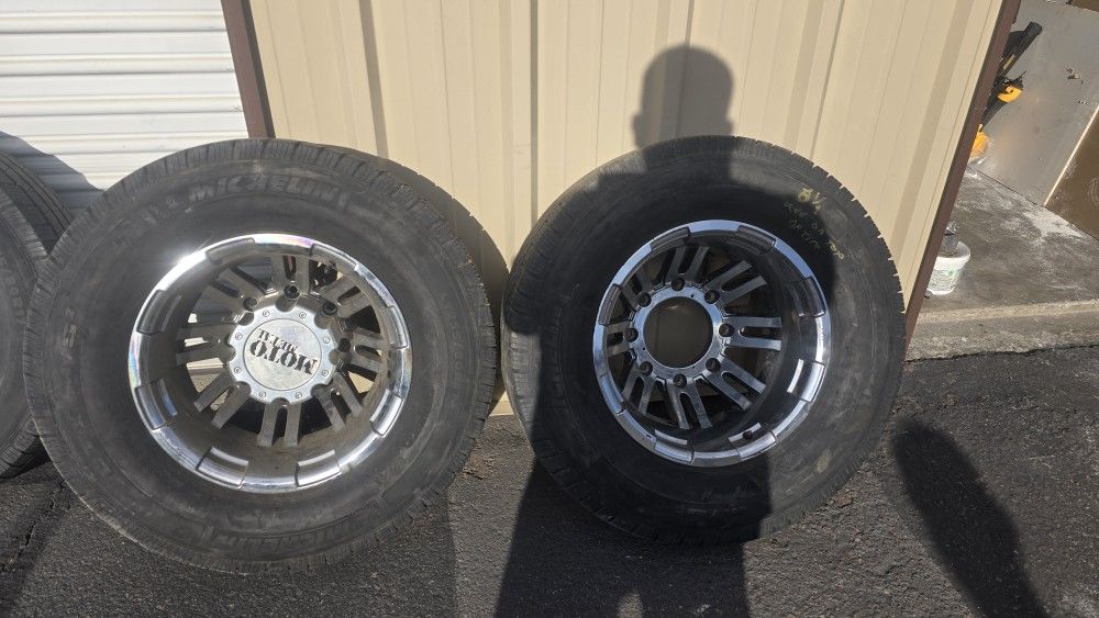 MOTO Dually Rim And Tires