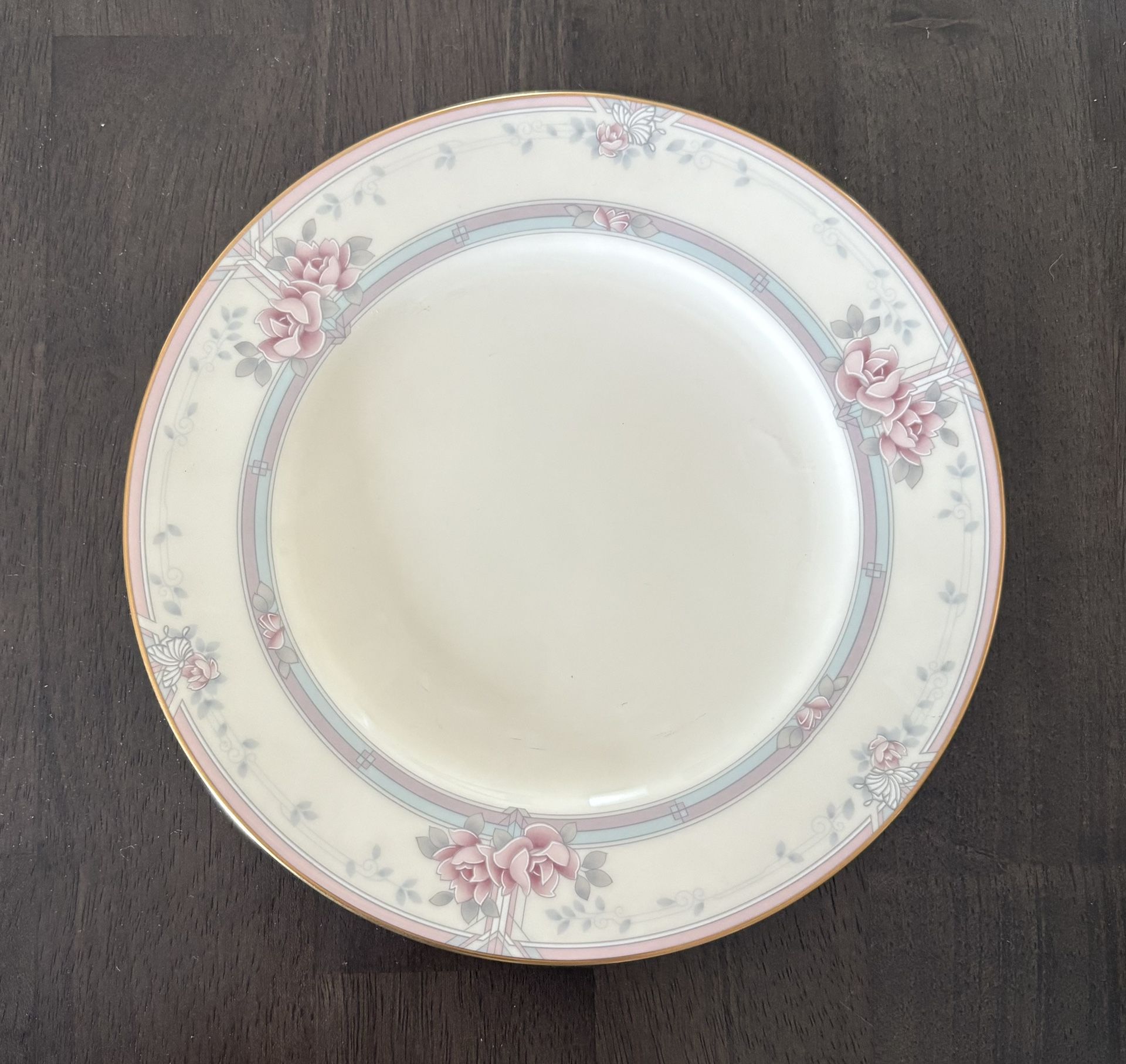 Noritake China Set Service For 8 Plus Extras