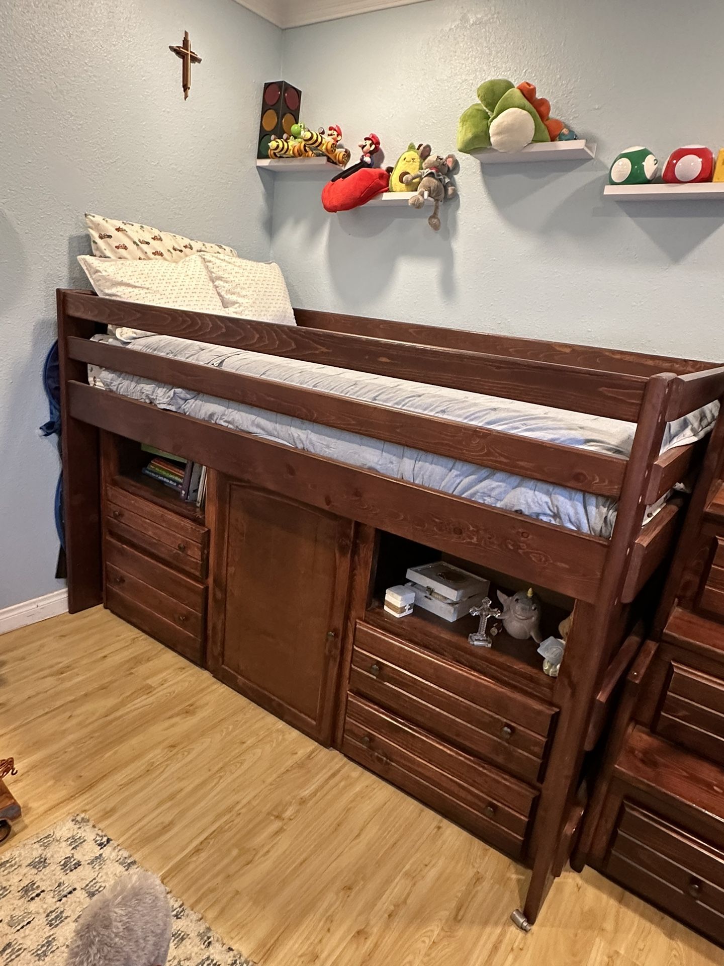 Twin bed solid wood With Storage