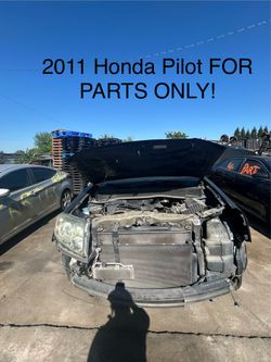 2011 Honda Pilot FOR PARTS ONLY!