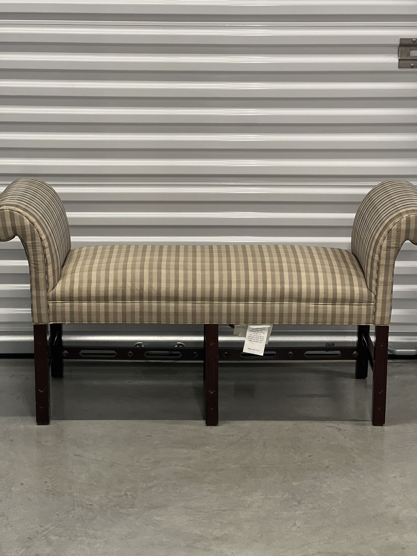 Late 20th Century Hancock & Moore Rolled-Arm Upholstered Bench Great. Used in good condition with minor cosmetic blemishes. These blemishes are in the