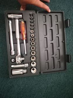 Wrenches sockets ratchet