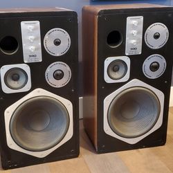 Marantz 930 designer series speakers