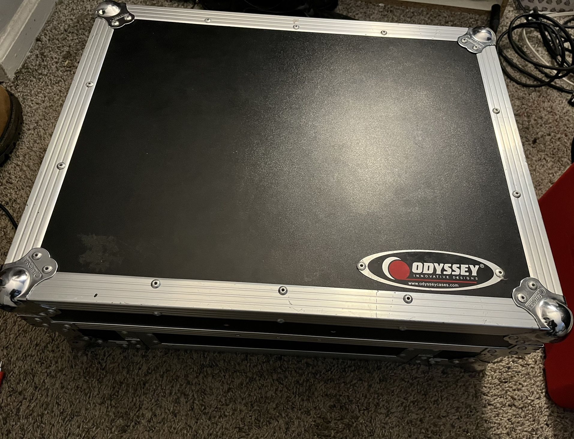 ODYSSEY DJ CASE W/LAPTOP STAND
