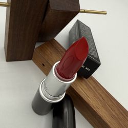 MAC x Rihanna Riri Woo