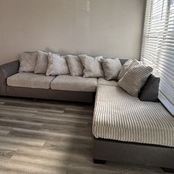 Grey Sectional Like New 