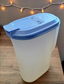 Vintage Tupperware Pitcher 2009b