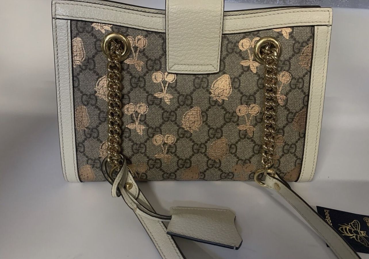 Gucci GG Supreme Berry Padlock Shoulder Bag 